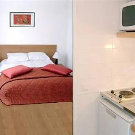 Residhome Gerland شقة فندقية 3*